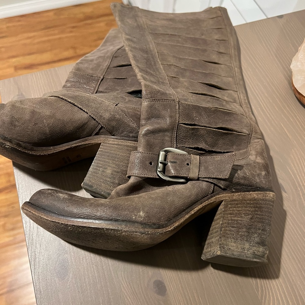 Western looking vented  leather boots